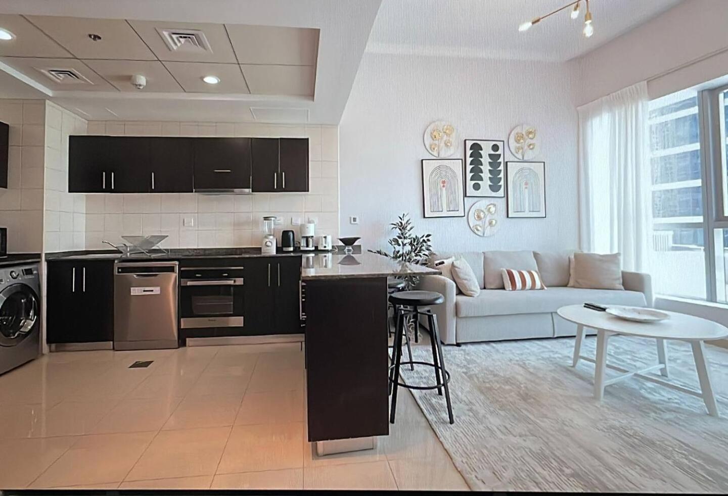 Luxurious 1 Bedroom Apartment In The Dubai Marina! Екстериор снимка