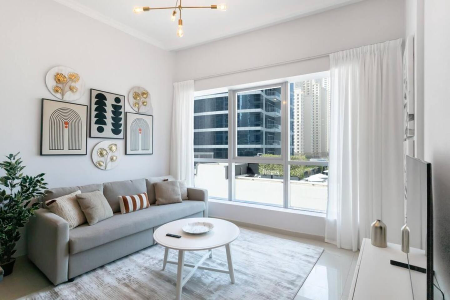Luxurious 1 Bedroom Apartment In The Dubai Marina! Екстериор снимка
