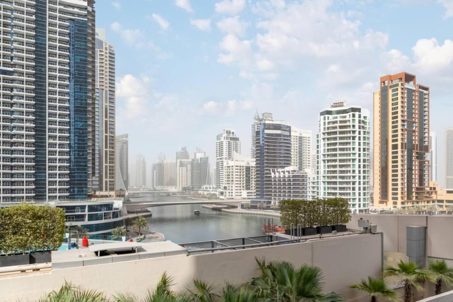 Luxurious 1 Bedroom Apartment In The Dubai Marina! Екстериор снимка