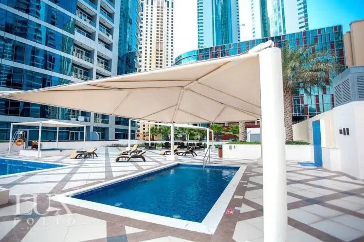 Luxurious 1 Bedroom Apartment In The Dubai Marina! Екстериор снимка