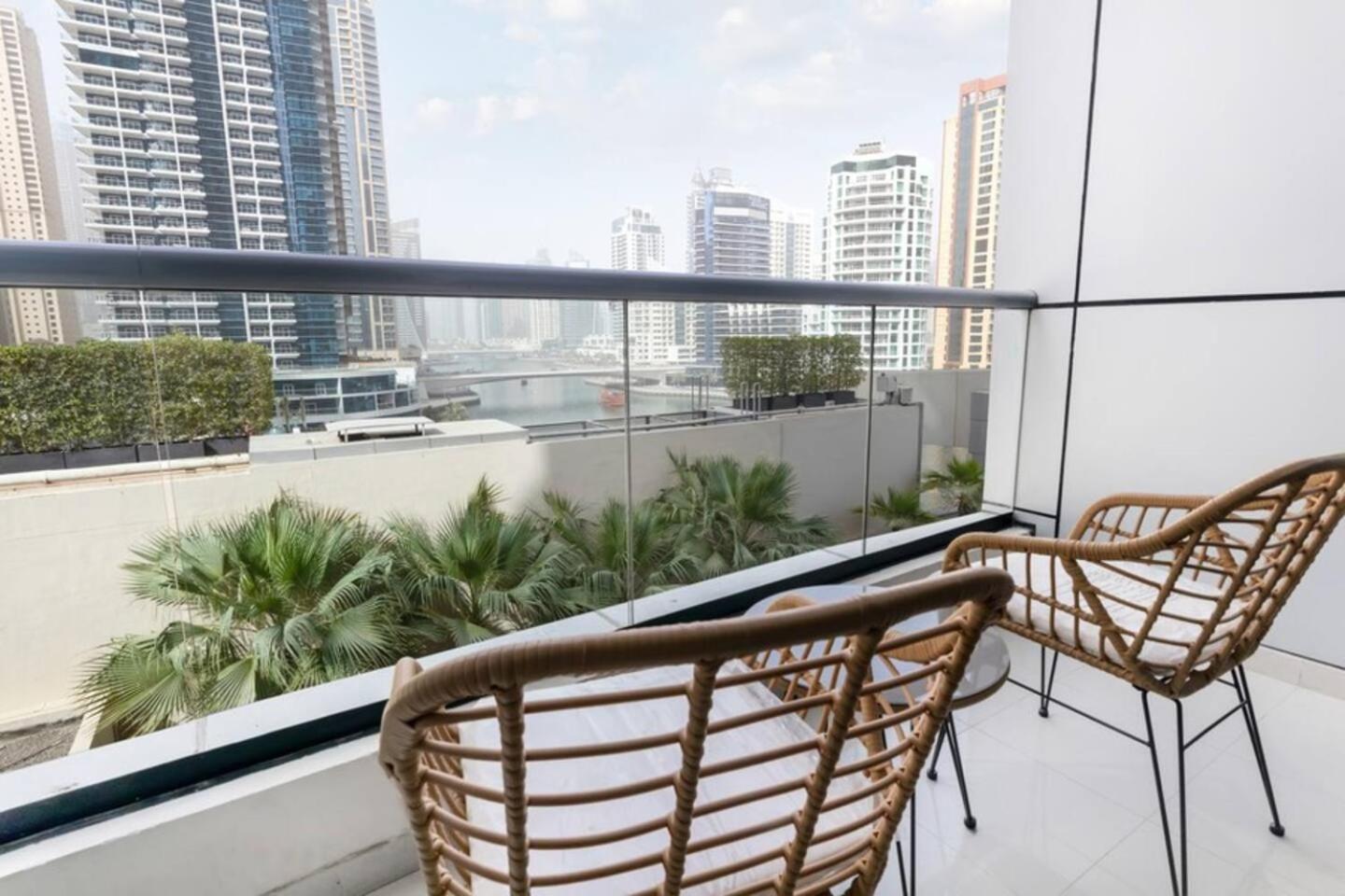 Luxurious 1 Bedroom Apartment In The Dubai Marina! Екстериор снимка